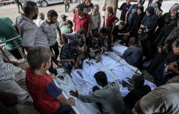 وداع شهداء ارتقوا في قصف الاحتلال على غزة