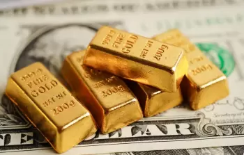 المعدن الأصفر يفقد 1.4% من قيمته مع تفضيل المستثمرين للدولار