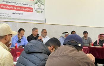 جانب من اللقاء الذي جمع فصائل ووجهاء بخانيونس أمس (تصوير: محمد أبو شحمة)