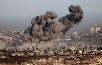 تصاعد أعمدة الدخان جراء غارة 