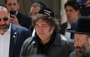 رئيس الأرجنتين يصل 