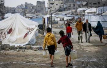 الفئة العمرية دون 15 عاماً تمثل 36.3% من المواطنين الفلسطينيين