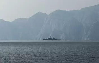 سفينة حربية في مضيق هرمز (أرشيف)