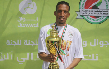 العداء الفلسطيني محمود أبو اسبيتان بطل فلسطين في سباقات المسافات المتوسطة والطويلة