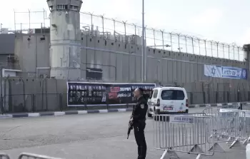 تعذيب وتنكيل وتفاصيل قاسية يعيشها أسرى غزة في سجن جانوت