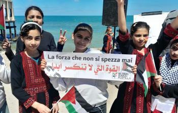 الوقفة جاءت دعمًا ونصرةً للمشاركين في أسطول الصمود الدولي (تصوير: أدهم الشريف)