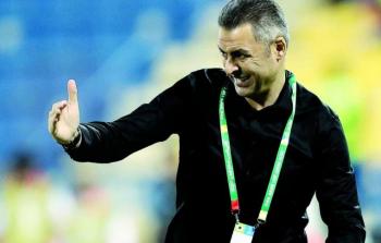 كابتن المنتخب الوطني إيهاب أبو جزر