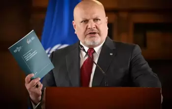 البريطاني من أصول باكستانية كريم خان