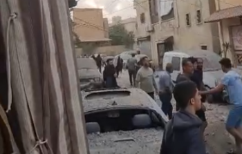 لحظة وقوع الغارة الجوية على مخيم البص