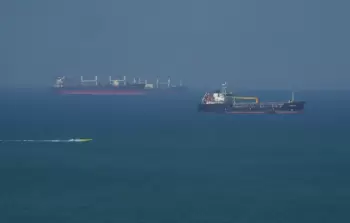 سفن محاصرة في مياه الخليج