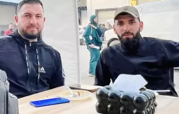 الشهيد مصور الجزيرة احمد وشاح مع شقيقه محمد الذي استشهد قبل نحو شهرين