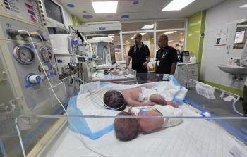 القطاع الصحي يعاني نقصا حادا في الحواضن والأدوية والمستلزمات الطبية