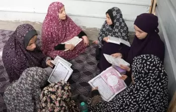 إقبال كبير على الإلتحاق بمراكز تحفيظ القرآن الكريم في قطاع غزة