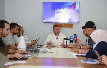 إسماعيل الثوابتة المدير العام للمكتب الإعلامي الحكومي بغزة خلال برنامج نبض غزة (تصوير: محمود أبو حصيرة)
