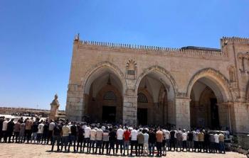 الصلاة في رحاب المسجد الأقصى المبارك.