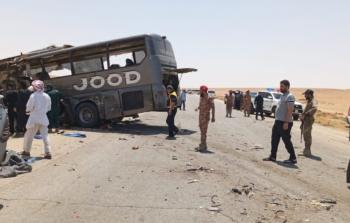 الحادث المروري الذي وقع على الطريق الواصل بين دمشق وير الزور.