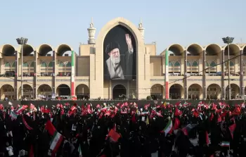 تشييع حاشد للمرشد الأعلى في إيران
