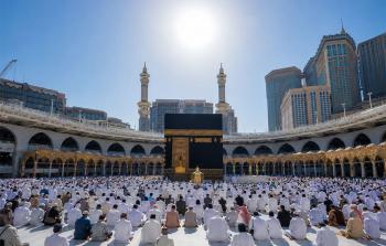 التعامد سيحدث عند الساعة 12:26:44 ظهرًا بتوقيت مكة المكرمة (09:26:44 صباحًا بتوقيت غرينتش)