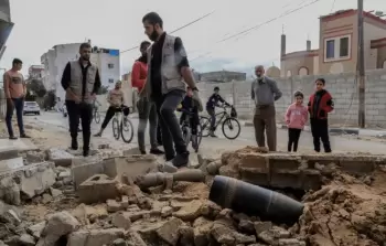 الحادث وقعت  نتيجة انفجار جسم حربي من مخلفات الاحتلال