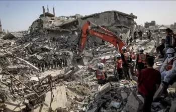 عملية انتشال جثامين الشهداء في غزة - (صورة أرشيفية)
