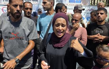 أم يسر سالم أبو رجيله فقدت زوجها وأطفالها الخمسة