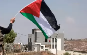 مستوطنون يواصلون حصار منازل في قصرة لليوم الثالث عشر