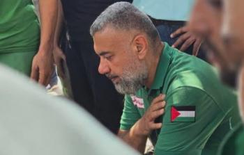 فارس عفانة.. مسعف يودّع ابنه ويواصل إنقاذ الأرواح تحت النار