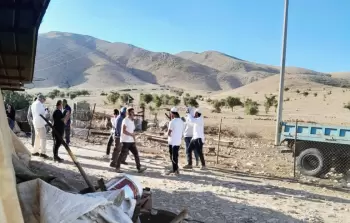 المستوطنون يهاجمون بلدات فلسطينية في الضفة 