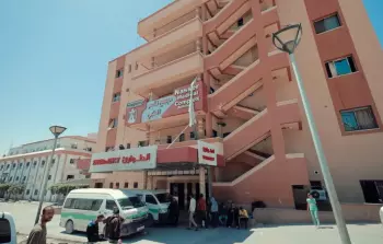زراعة قرنية في مجمع ناصر الطبي بغزة بفضل تبرع عائلة شهيدة