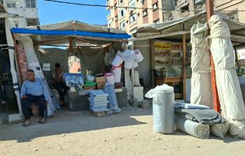 ارتفاع أسعار الخيام والشوادر يضاعف مخاوف النازحين في غزة من الشتاء (تصوير محمود أبو حصيرة)