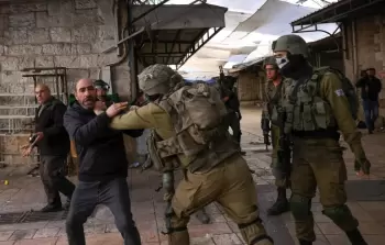 الاحتلال يشن حملة اعتقالات واعتداءات بالقدس (أرشيفية)