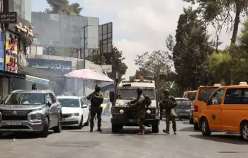 الاحتلال يشن حملة اقتحامات ومداهمات في عدة محافظات بالضفة