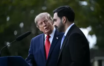 ممداني يحرج ترمب علنًا بسبب حظر وسائل الإعلام