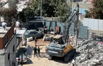 الاحتلال يجبر مقدسيًا على هدم 5 منشآت تجارية في القدس
