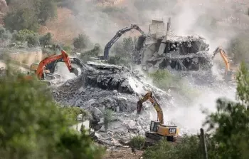 الاحتلال يهدم منزلين لمقدسي ووالده في بلدة سلوان بالقدس المحتلة