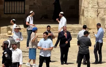 بن غفير وعشرات المستوطنين يقتحمون الأقصى عشية انتخابات الكنيست