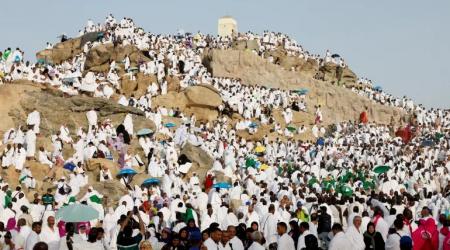 حجاج البيت الحرام على صعيد عرفة