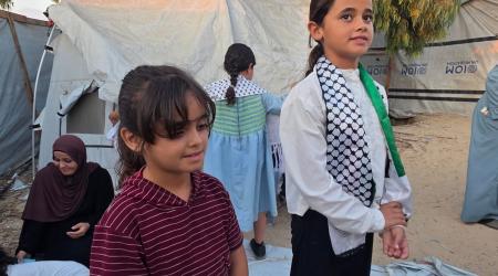 أطفال غزة يلوذون بالشعر هرباً من كابوس الحرب
