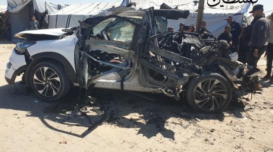 مركبة قصفها الاحتلال في خان يونس (تصوير: فلسطين أون لاين)