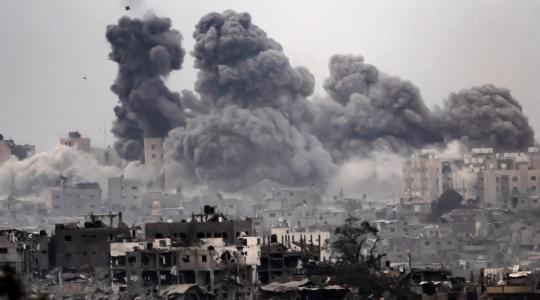 تصاعد أعمدة الدخان جراء غارة "إسرائيلية" على غزة