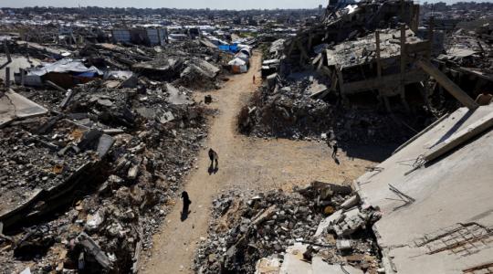 آثار الدمار الذي خلفه قصف الاحتلال في أحد الأحياء بغزة (أرشيفية)