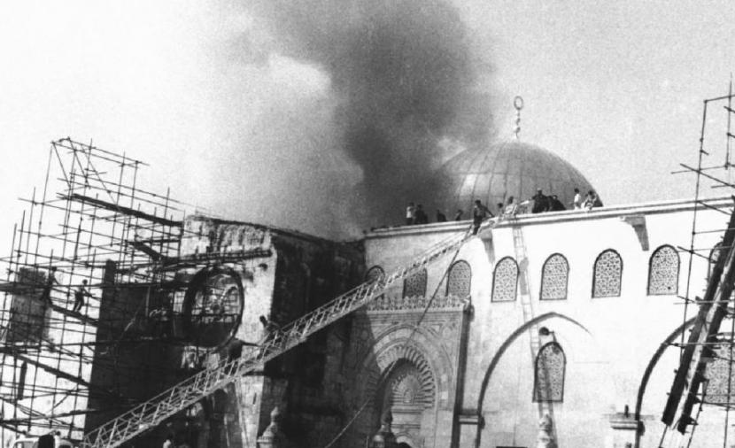 إسرائيلي يحرّق المصلى القبلي في الأقصى عام 1969