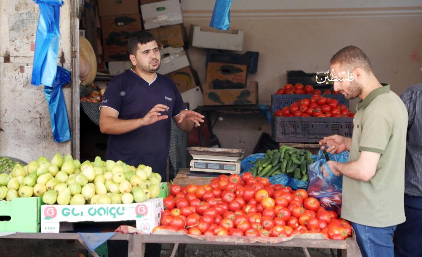 مركز فلسطيني يصدر نشرة عن اقتصاد غزة والسيولة النقدية