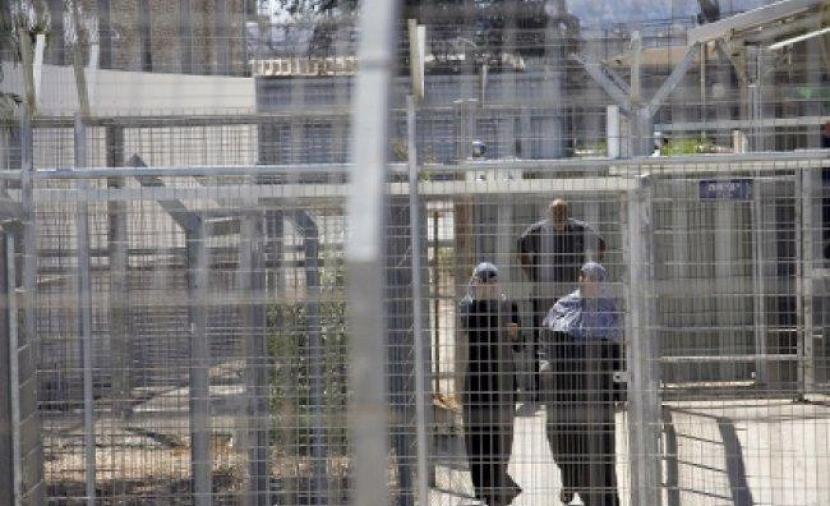 نداء "وامعتصماه" يعود صرخة نساء فلسطين