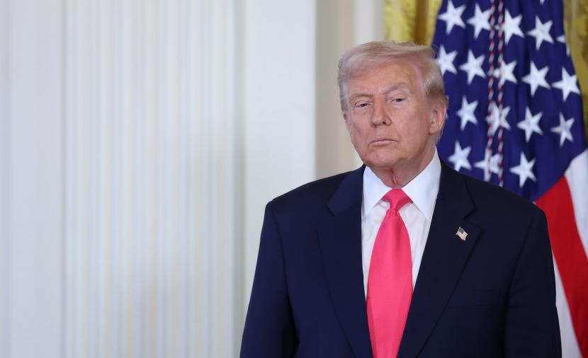 "بوليتيكو": إدارة ترامب تُكافح لتسويق مبررات الحرب على إيران