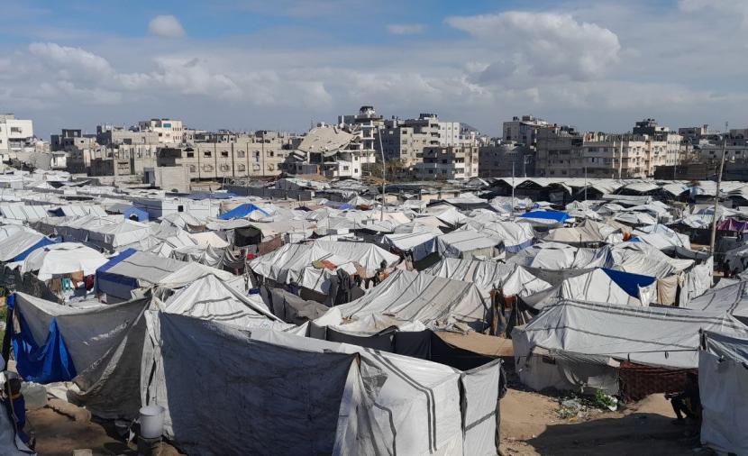 تحت خيام لا تصدّ الصَّقيع... أطفال غزَّة يرتجفون بلا مدافئ