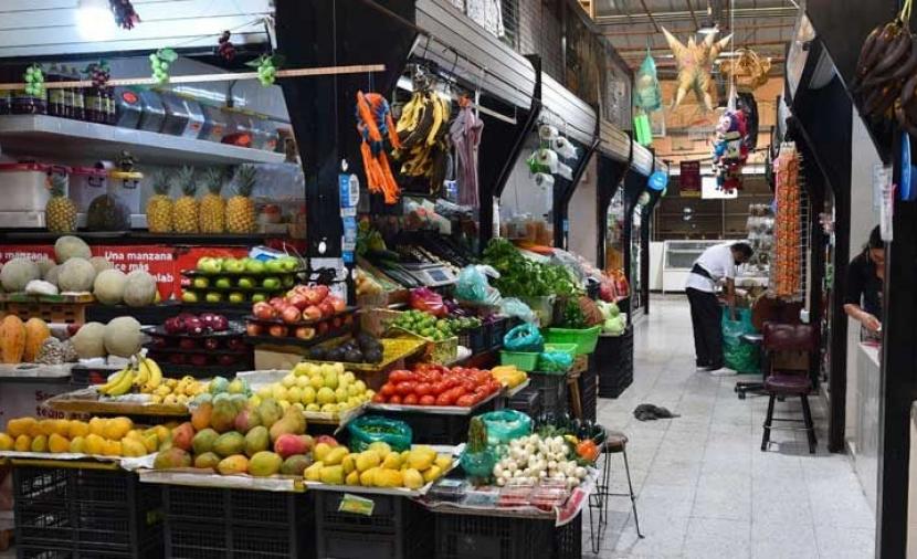 كيف تؤثر الحرب على إيران في أسعار الغذاء والطاقة عالميًا؟