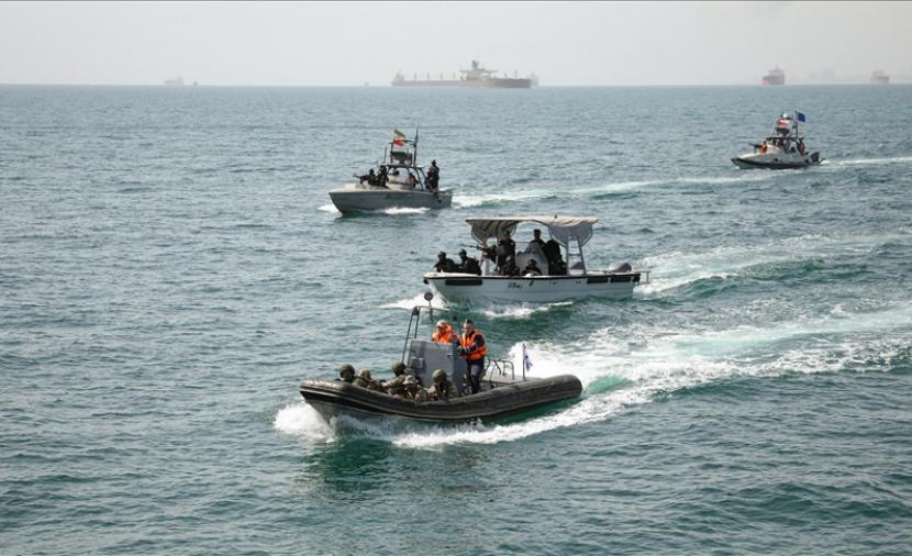 طهران تعلن استهداف ناقلة نفط لم تلتزم بالتحذيرات في مضيق هرمز