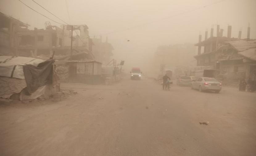 طقس مغبر وأجواء حارة نسبياً اليوم.. وانخفاض الحرارة اعتباراً من الاثنين