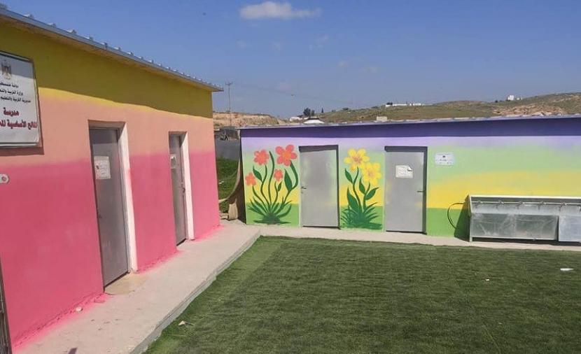 مستوطنون يهدمون مدرسةً في الأغوار الشمالية